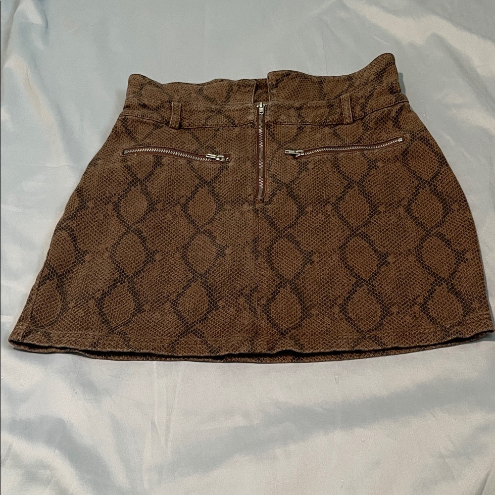 Le Lis Brown Snake Pattern Mini Skirt Size Small